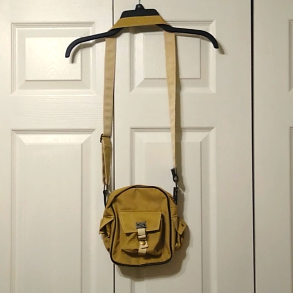 Crossbody purse